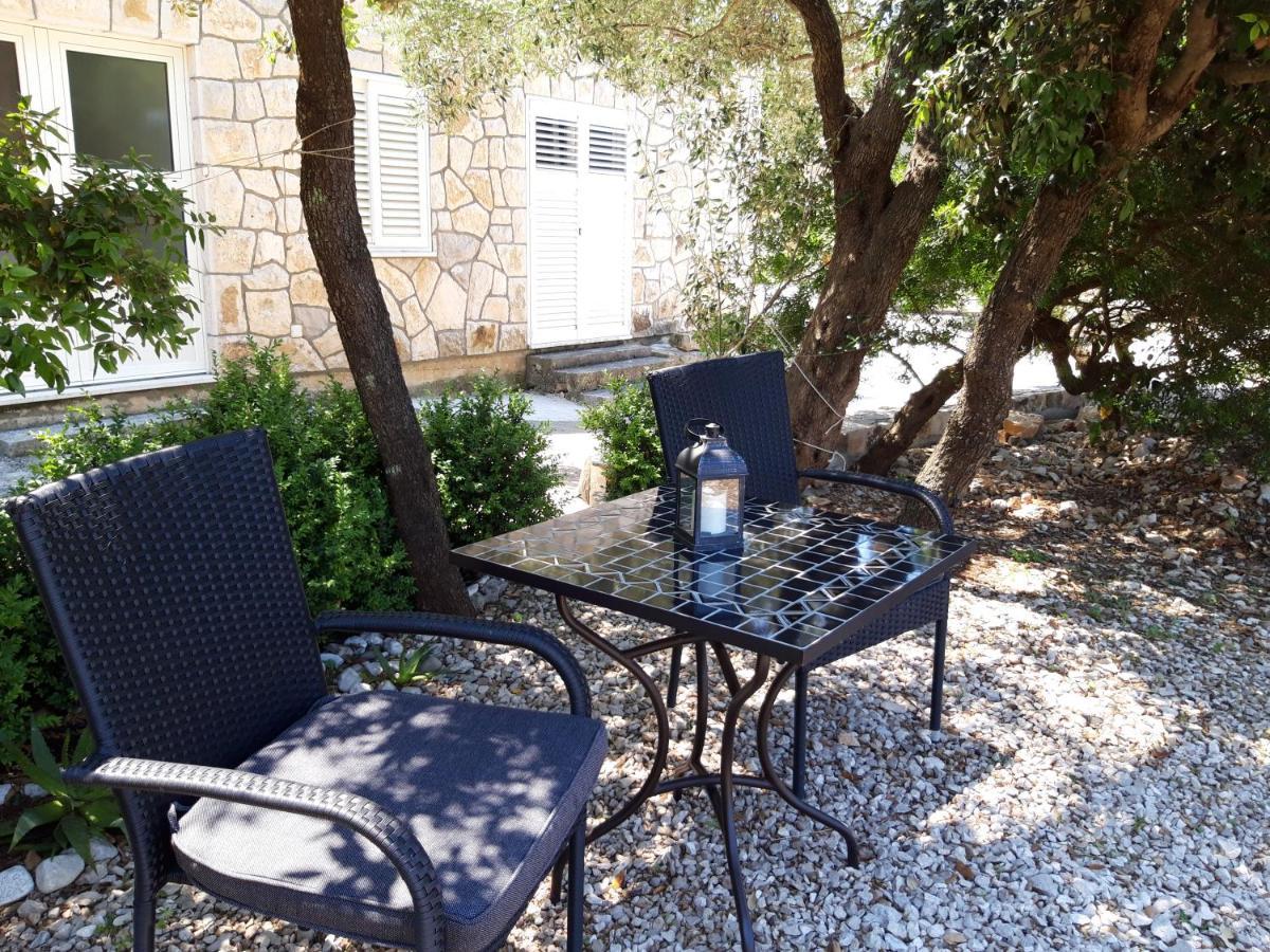 Guesthouse Sanela Pomena Luaran gambar